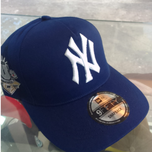 YANKEES AZUL LOGO BLANCO